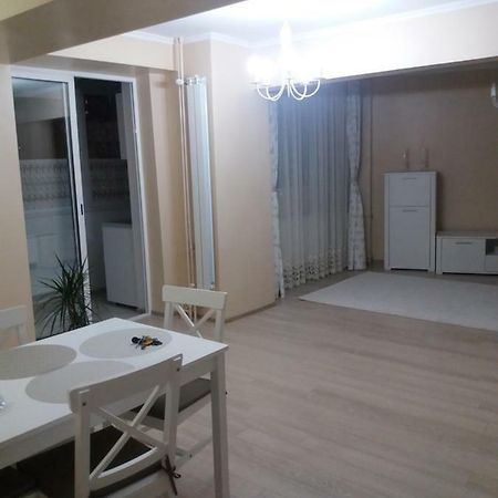 Juli'S Apartment Oradea Extérieur photo