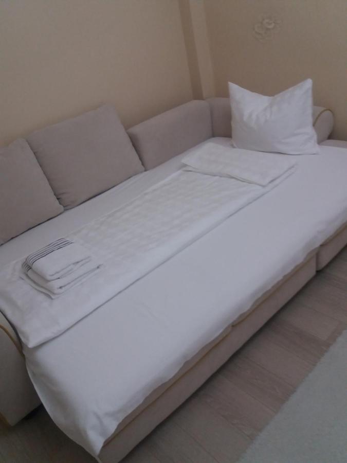 Juli'S Apartment Oradea Extérieur photo
